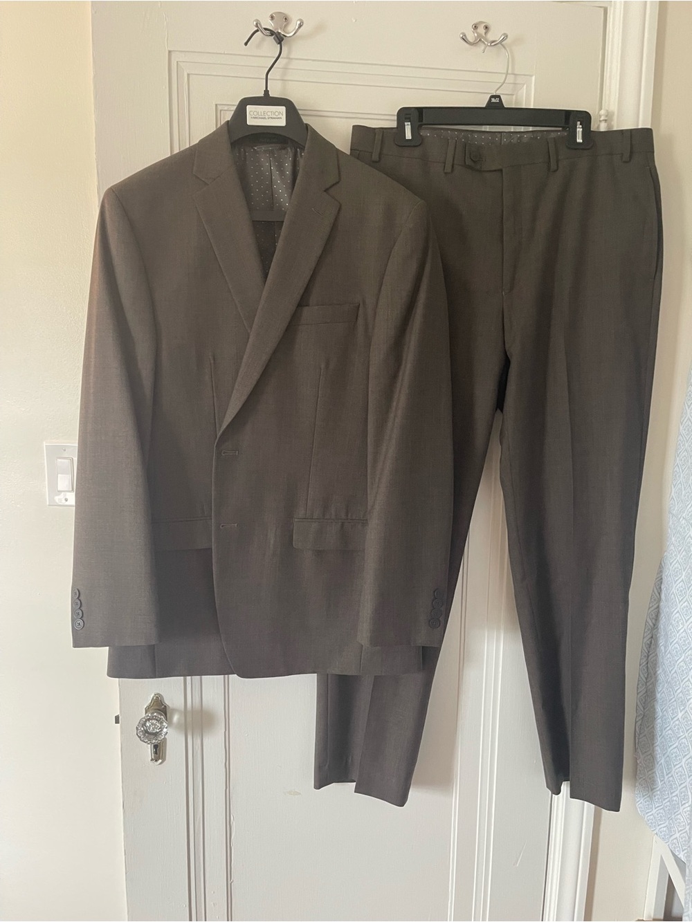 Michael Strahan collection suit